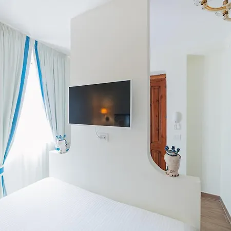 Ottaviano - Elegante Attico Vista Mare Apartment *