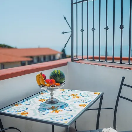 Apartment Ottaviano - Elegante Attico Vista Mare *